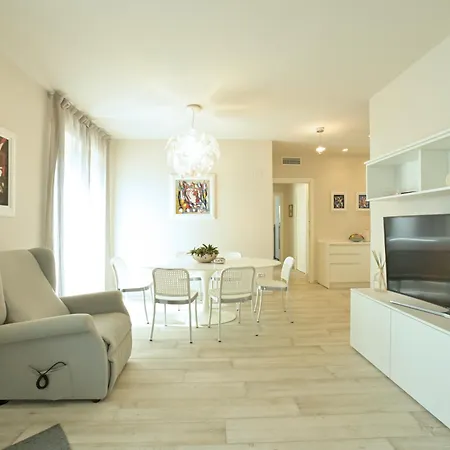 Apartmán Luxury Apartament Con Garage Vista Mare Per 6 Persone *