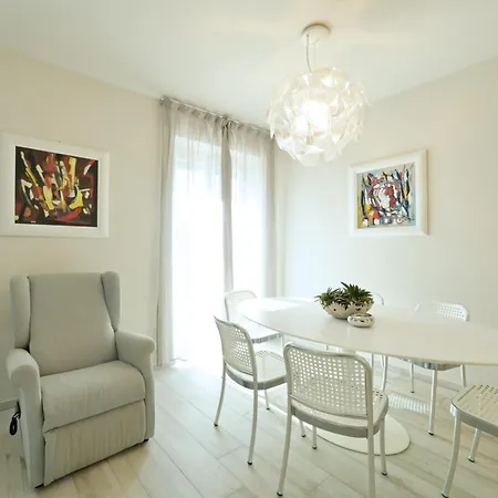 Luxury Apartament Con Garage Vista Mare Per 6 Persone Apartmán *