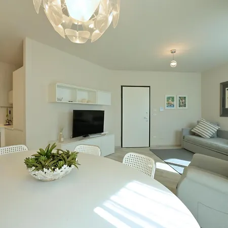 Luxury Apartament Con Garage Vista Mare Per 6 Persone Апартаменти *